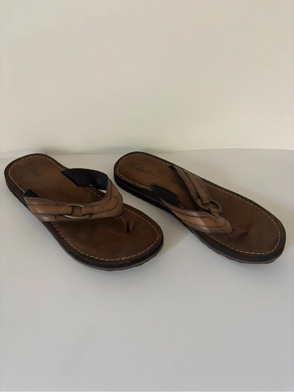 Clarks Women's Brown Leather Thong Sandals with Black Outsole
